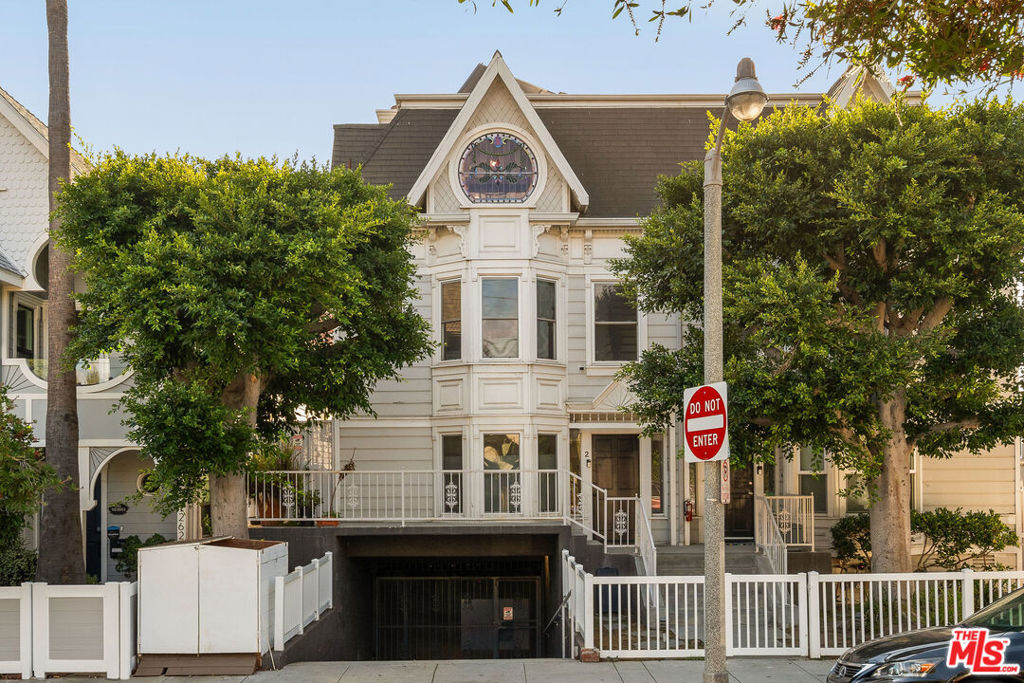 2622 2nd Street 2