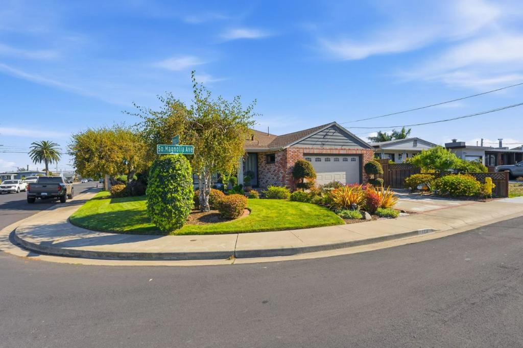 123 S Magnolia Avenue