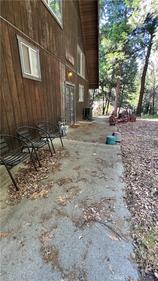 23245 Crest Forest