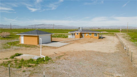 Photo of 49040 70th Street W, Lancaster, CA 93536 (MLS # SR26171897)