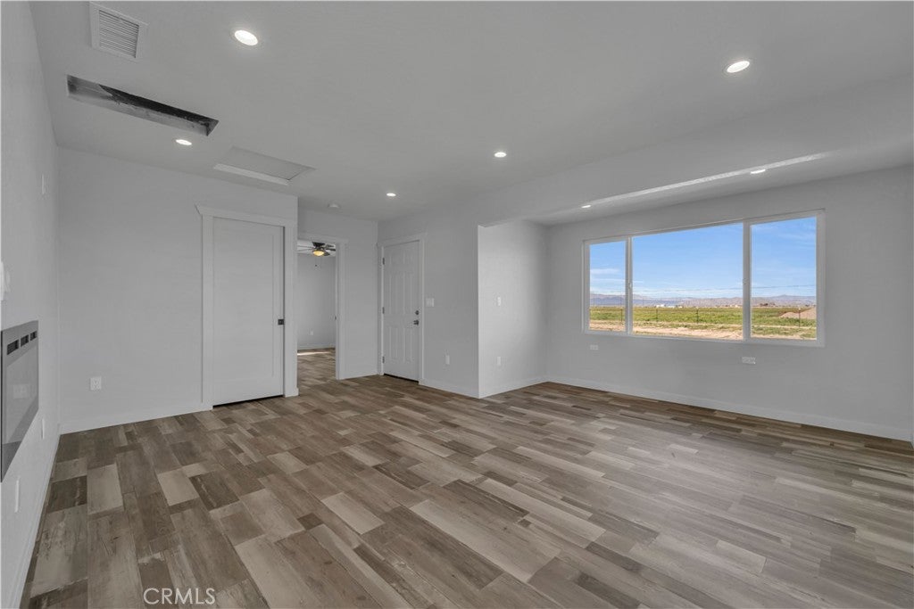 49040 70th Street W