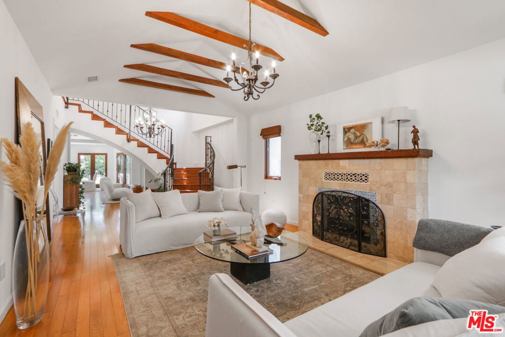 2130 Manning Avenue