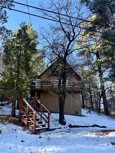 845 Villa Grove Big Bear Lake CA 92314