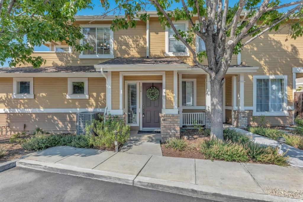 listing image 130722490300249843534