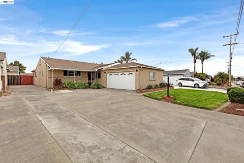 Photo of 15738 Via Seco, San Lorenzo, CA 94580 (MLS # 41152533)