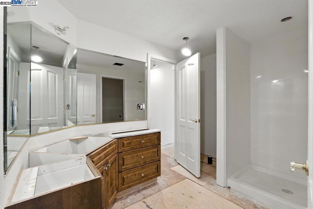 CASTRO VALLEY - Residential