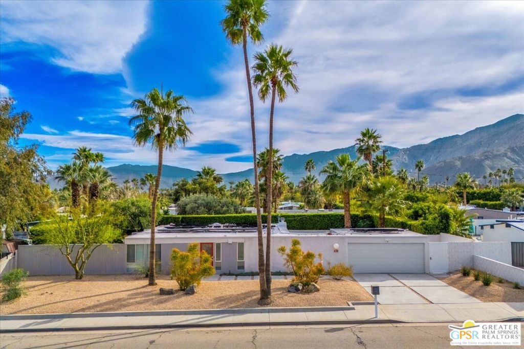 439 E Racquet Club Road