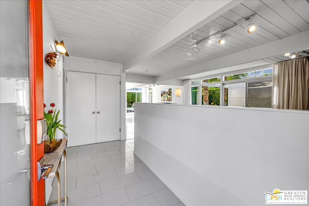 439 E Racquet Club Road