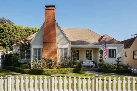 Photo of 2401 N Flower St, Santa Ana, CA 92706 (MLS # NP25272850)