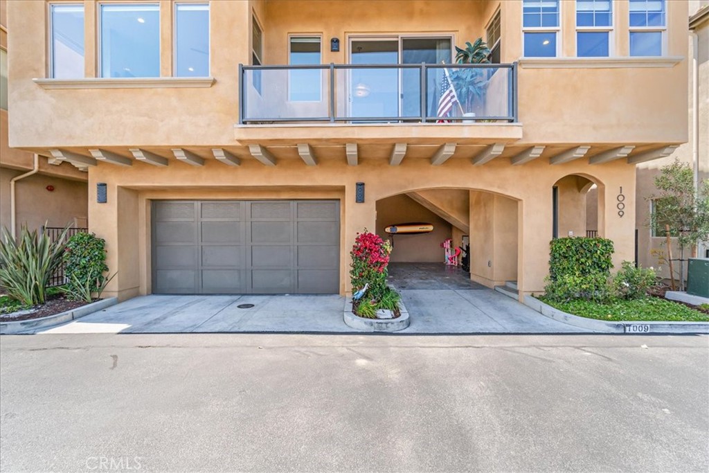 1009 Price Canyon Road
