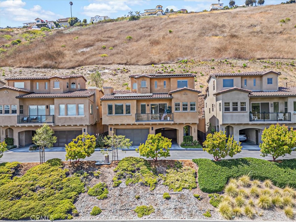 1009 Price Canyon Road