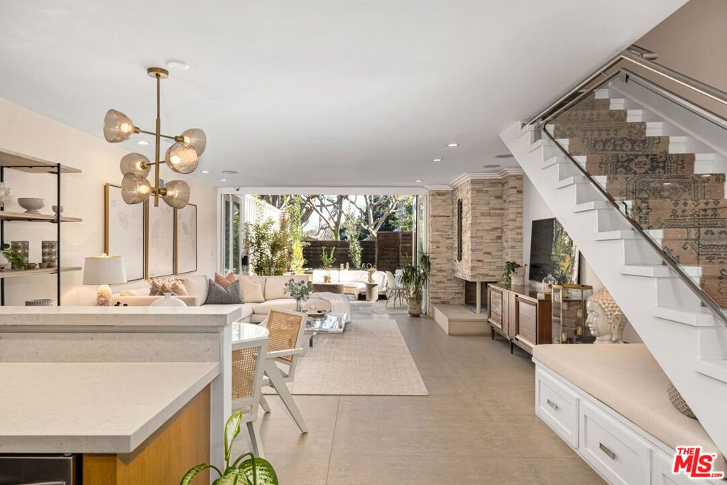 Photo of 253 S Barrington Avenue #D5, Los Angeles, CA 90049 (MLS # 26791487)