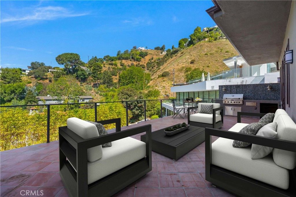 Photo of 8655 Hillside Avenue, Los Angeles, CA 90069 (MLS # SR25231863)