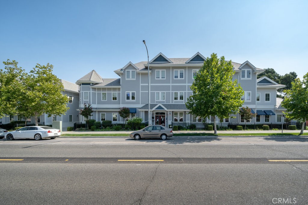 1224 Vine