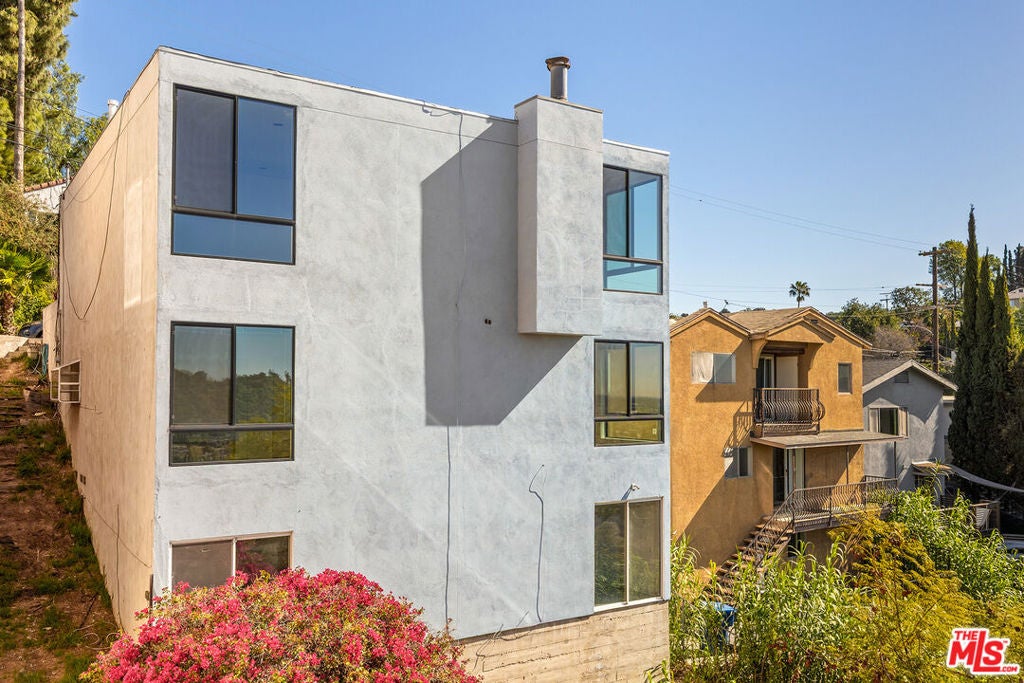 1740 Kilbourn Street, Los Angeles CA 90065