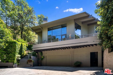 Photo of 3386 Mandeville Canyon Road, Los Angeles, CA 90049 (MLS # 26999419)