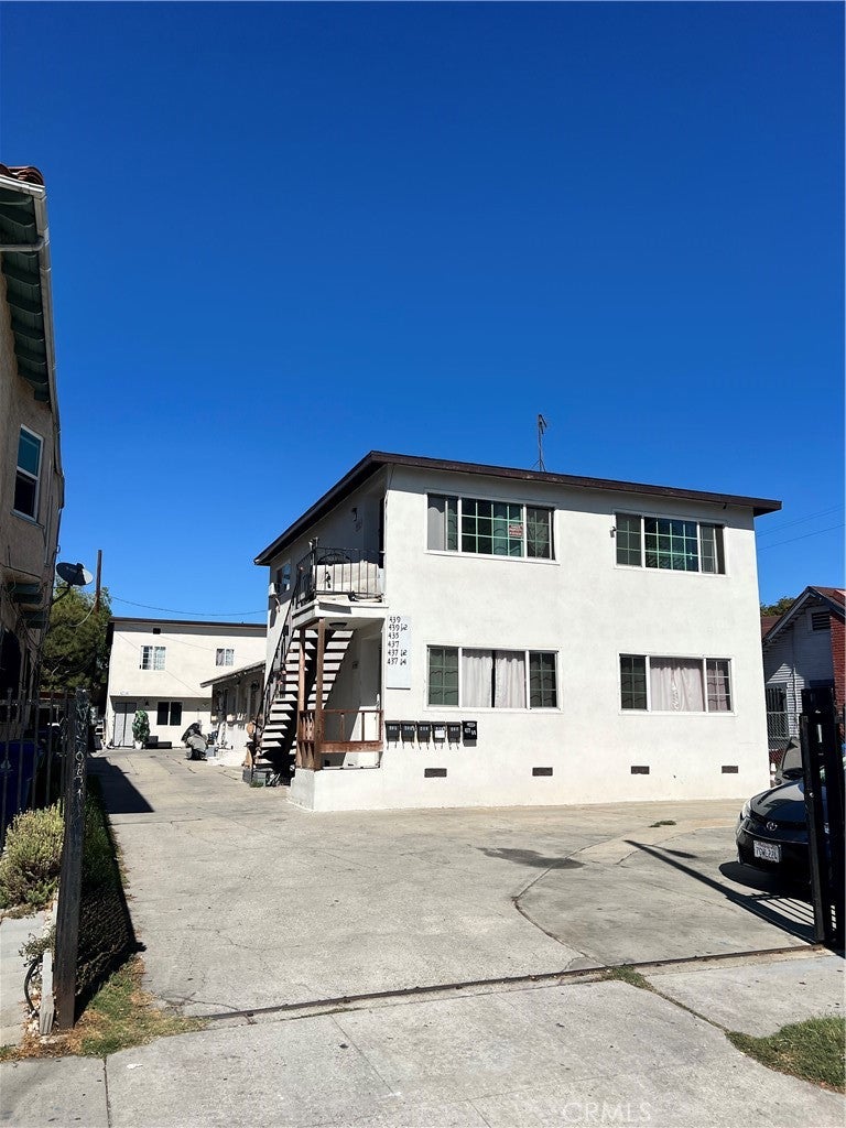 435 W 79th