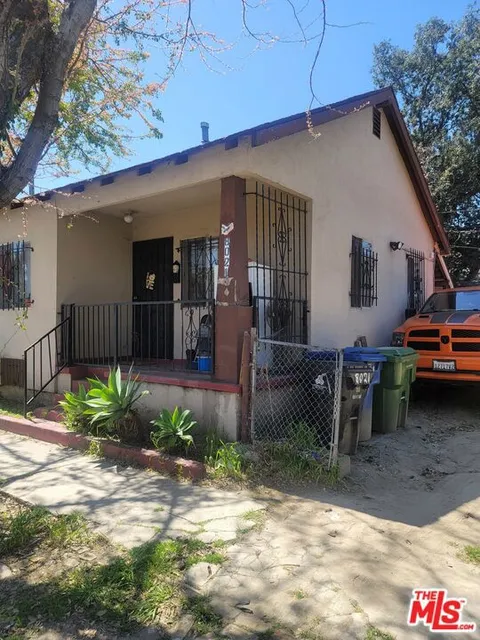 8021 Towne Avenue, Los Angeles, CA 90003 - MLS#: 24378467