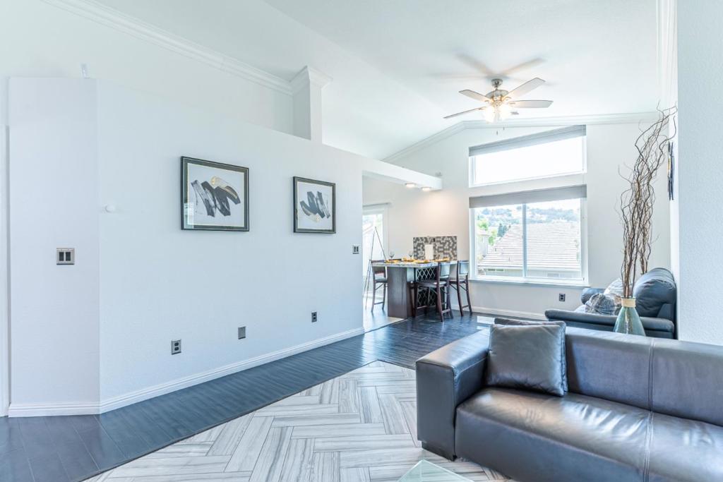 9251 Mockingbird Lane