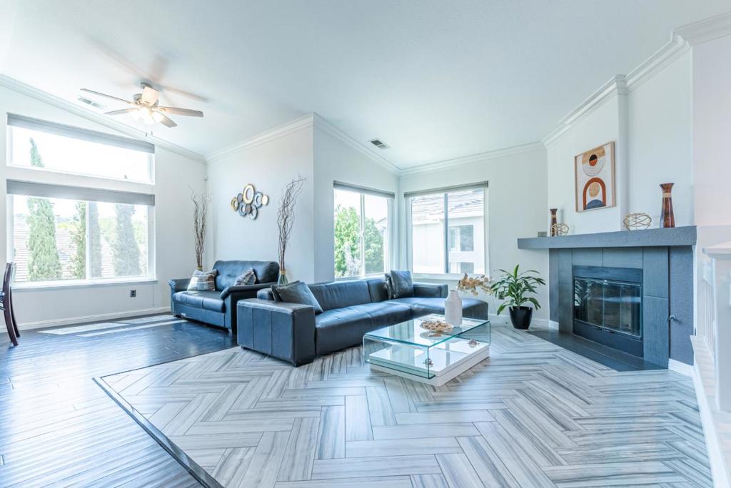 9251 Mockingbird Lane