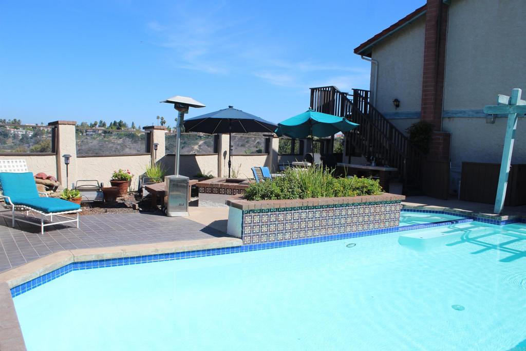 1349 Ridgeview Way