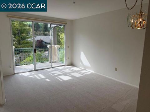 Photo of 1860 TICE CREEK DR #1442, Walnut Creek, CA 94595 (MLS # 41127314)