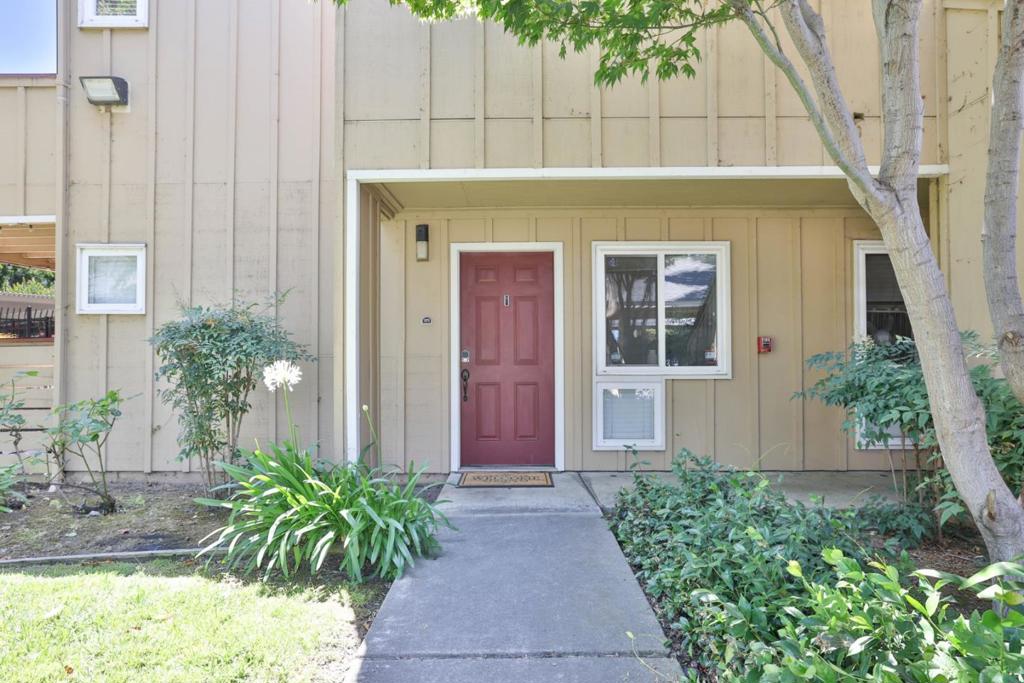 Welcome to this bright and charming 1bd/1ba condo in a quiet and well-maintained community. This home offers a spacious layout, updated features such as stainless steel appliances, laminate flooring and granite countertops as well as lots of natural light Enjoy a private balcony and access to amenities such as a pool, clubhouse, gym and covered parking. This condo is move in ready and perfectly located in close proximity to shopping, dining and major freeways.