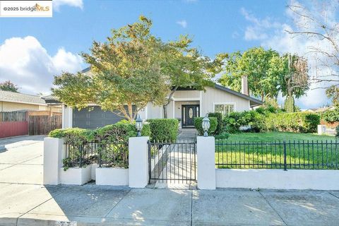 Photo of 77 cloverleaf Circle Cir, Brentwood, CA 94513 (MLS # 41115493) Photo of 77 cloverleaf Circle Cir, Brentwood, CA 94513 (MLS # 41115493)