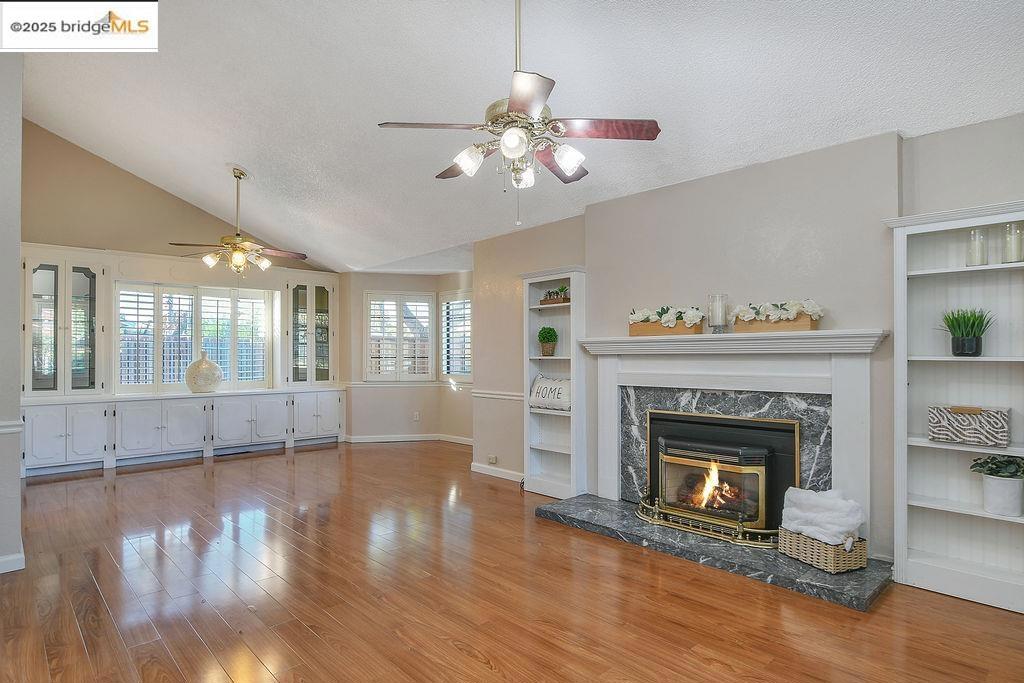 VALLEY GREEN - Residential