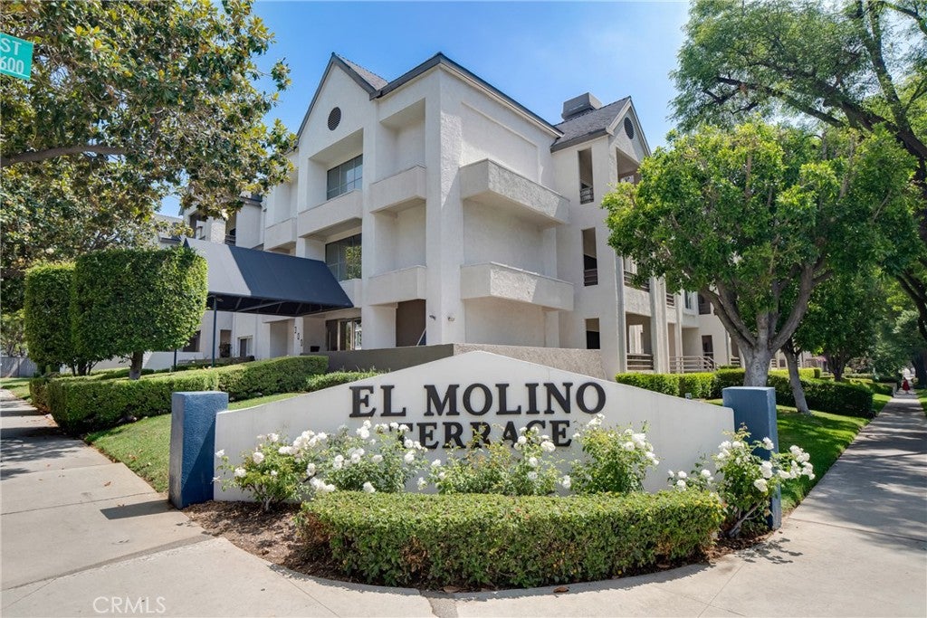 300 N El Molino AVE