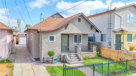 Photo of 975 E 43rd PL, Los Angeles, CA 90011 (MLS # DW26194332)