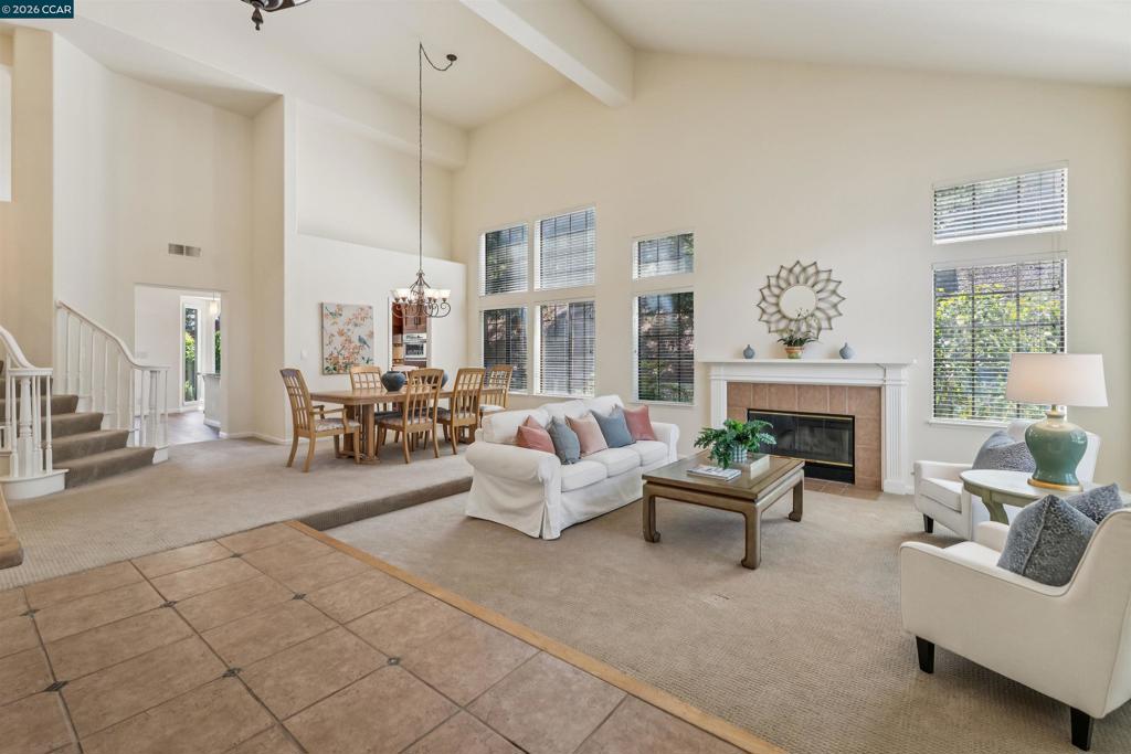 225 Valley Glen Ln