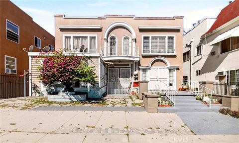 Photo of 139 S Manhattan Pl, Los Angeles, CA 90004 (MLS # DW26085689)