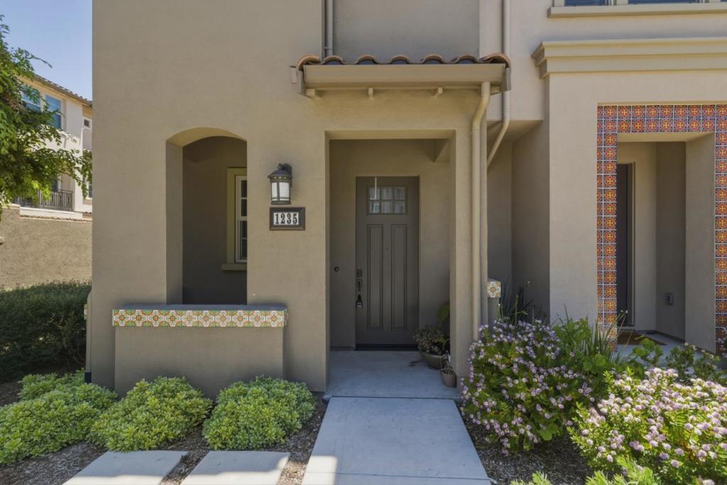 1235 Verano Road