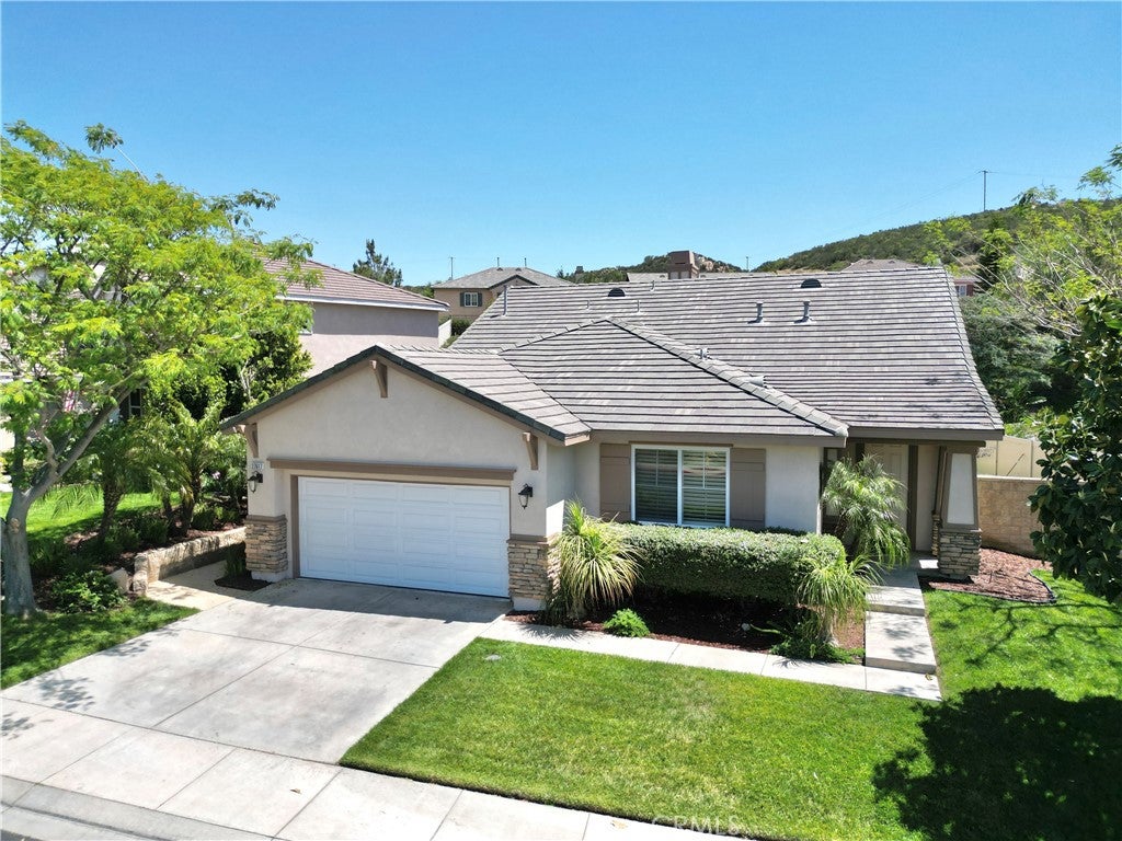 27617 Bottle Brush Way