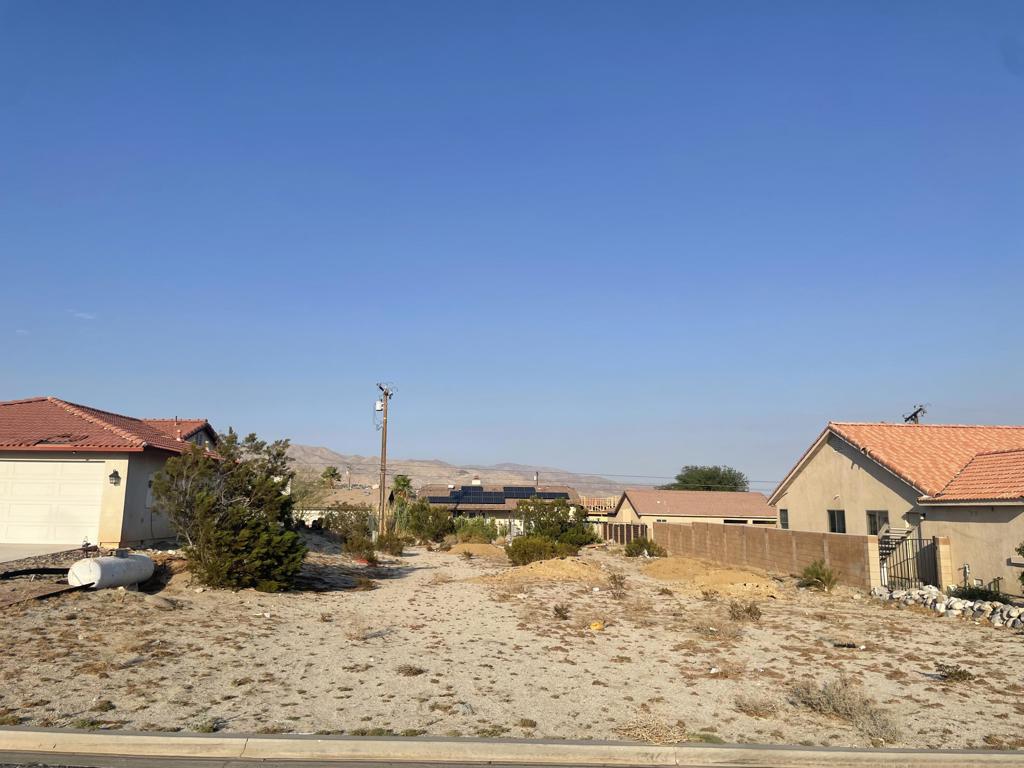 Own your piece of paradise with this great lot featuring stunning mountain views in Desert Hot Springs. Power transformer already at the property. Ideal for building or investment. Don't miss this well-located lot in beautiful Desert Hot Springs!
