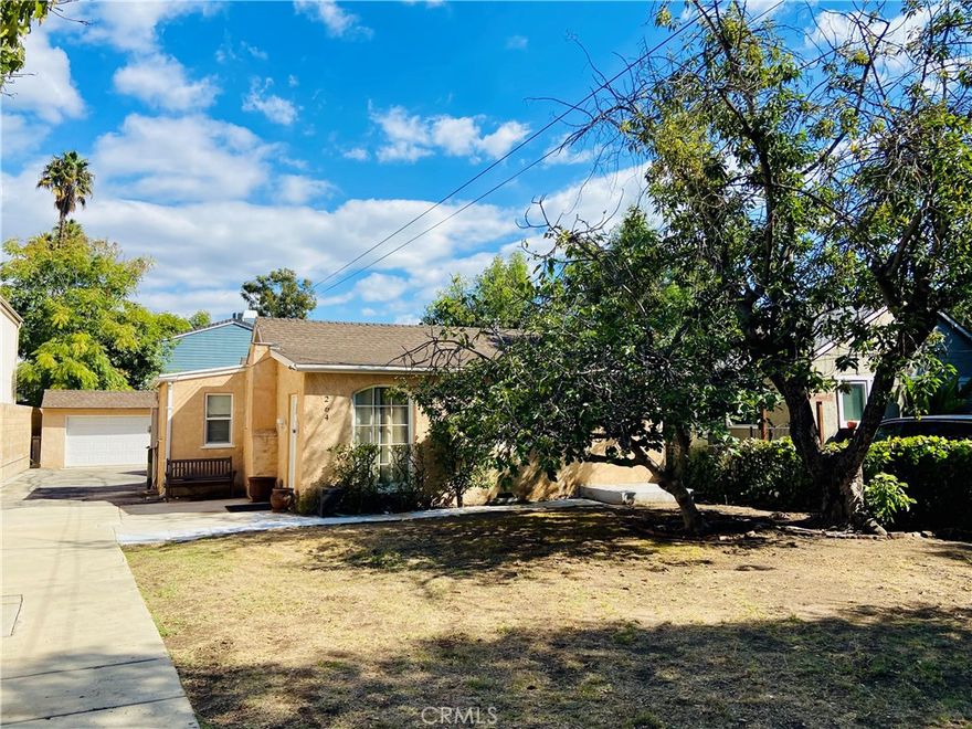 Welcome to view this upgraded 4 bedroom/ 2 bathroom single family house in a very convenient location in Pasadena. Close to Caltech, PCC, Metro link and Old Town Pasadena. The house was upgraded and well maintained for years. Almost 1400 SQ FT living space and has a very big yard with plenty of parking spaces, including an unattached two car garage and a long driveway. The house has a master suite with a sitting area and other three bedrooms share one good size bathroom.Laundry in the garage. A very spacious front yard and backyard with many fruit trees to entertain your family life. Pets are welcome but need the landlord to approved. THE HOUSE CAN BE FURNISHED IF THE TENANT NEEDS IT. PLEASE ASK THE DETAILS ABOUT THE FURNISHED OPTIOn IF YOU NEED IT.