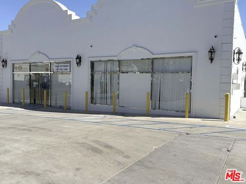 Photo of 1445 N La Brea Avenue, Los Angeles, CA 90028 (MLS # 25573569) Photo of 1445 N La Brea Avenue, Los Angeles, CA 90028 (MLS # 25573569)