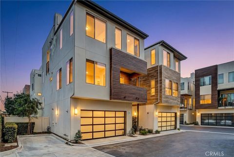 24 Ebb Tide Newport Beach CA 92663