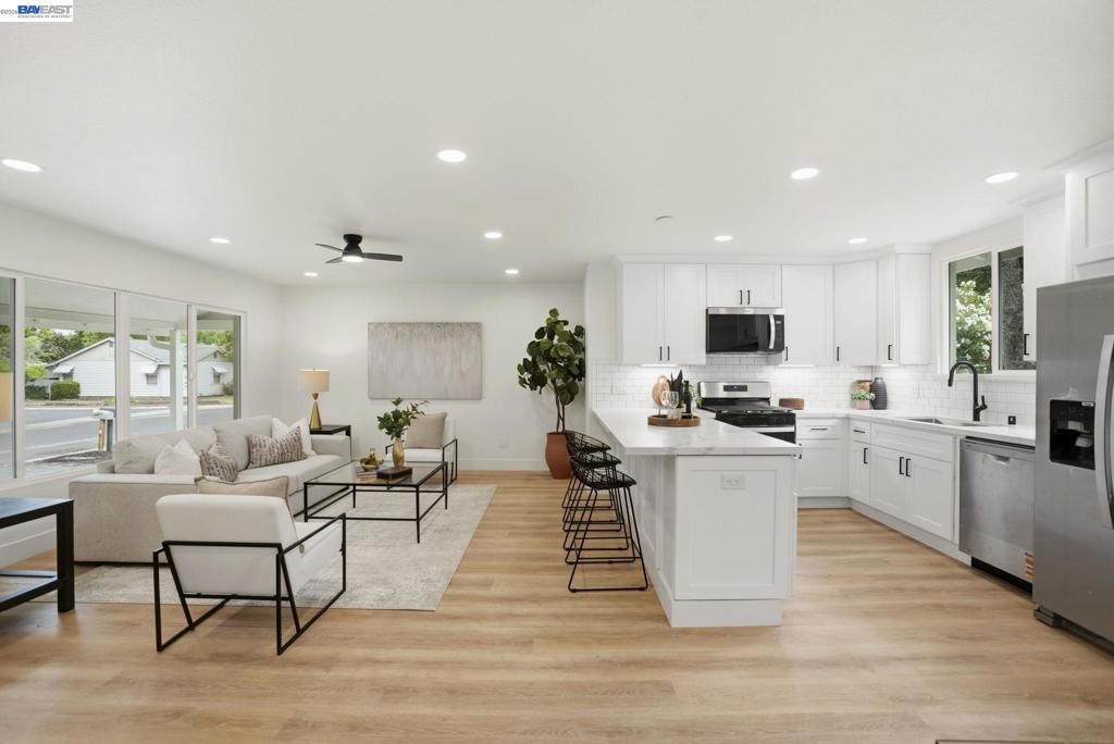 1007 Pleasant Valley Dr