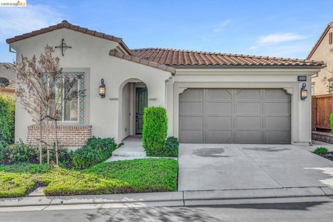 Photo of 2002 Tempranillo LN Ln, Brentwood, CA 94513 (MLS # 41127093)