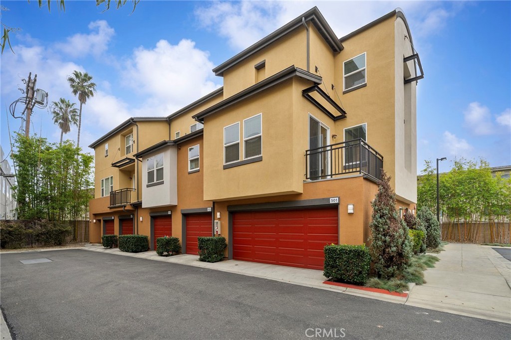 8620 Belford Ave 501