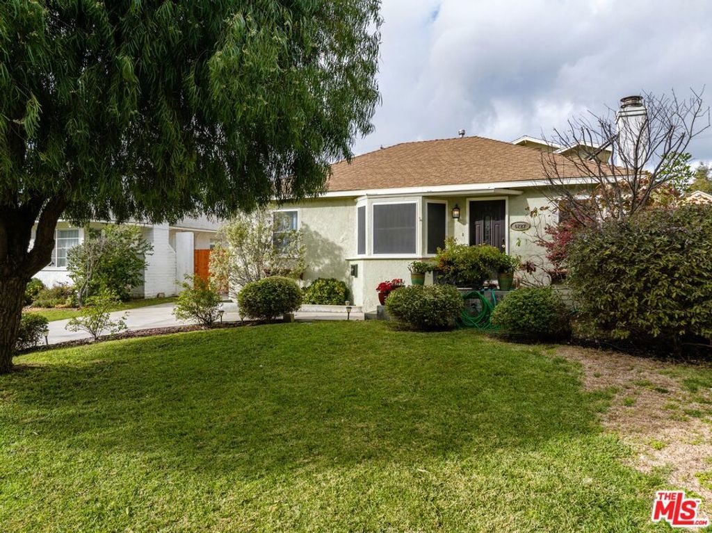 Photo of 6727 W 88th Street, Westchester, CA 90045 (MLS # 26652623)