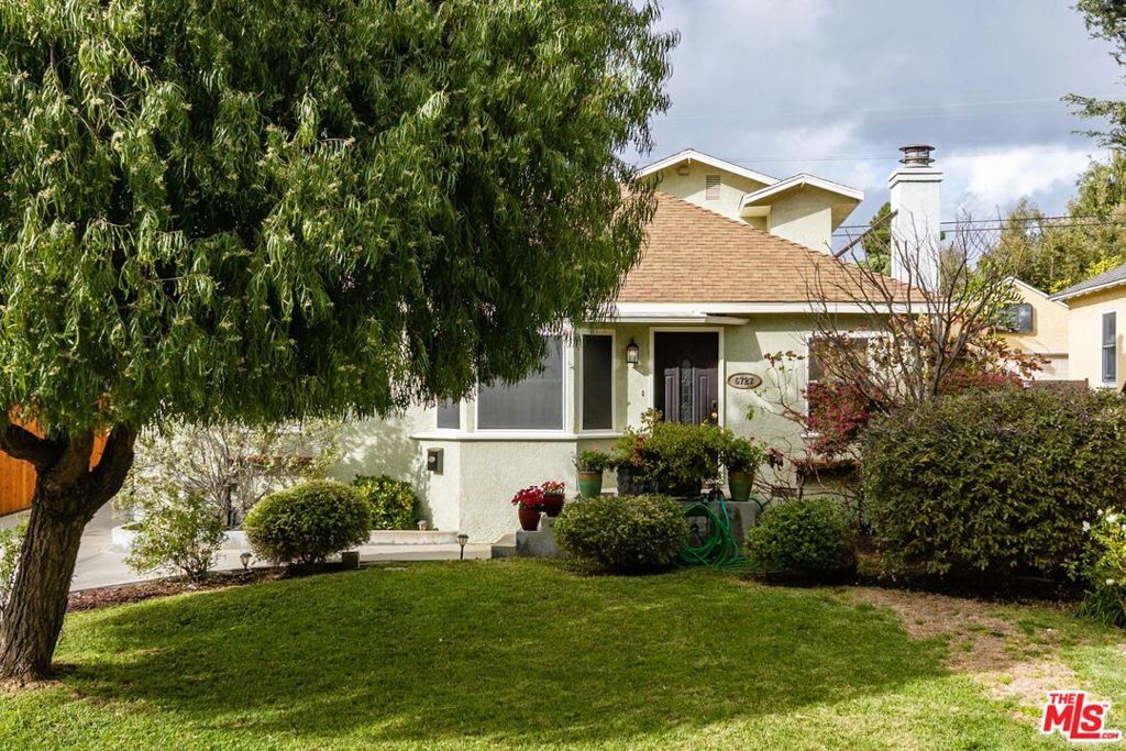 Photo of 6727 W 88th Street, Westchester, CA 90045 (MLS # 26652623)