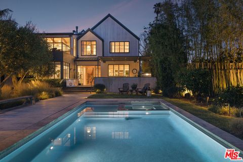 1215 Appleton Way Venice CA 90291