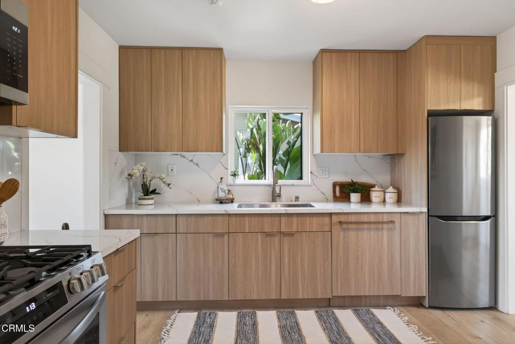325 W Mission Avenue