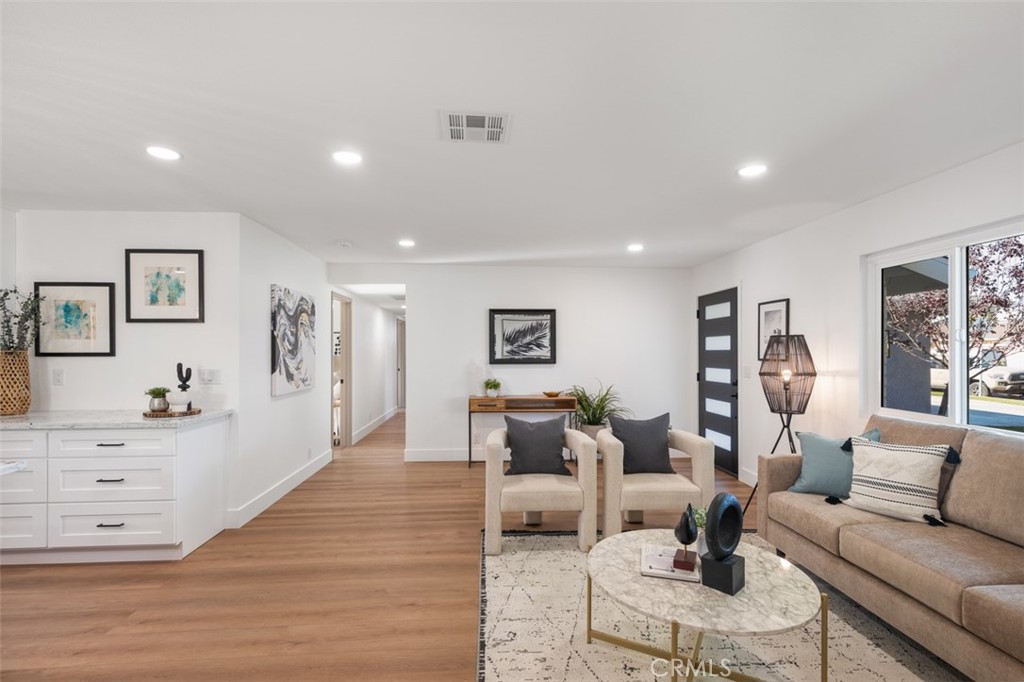 5732 Belgrave Avenue