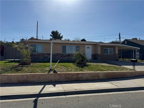 Photo of 640 Flora Street, Barstow, CA 92311 (MLS # HD25195488)