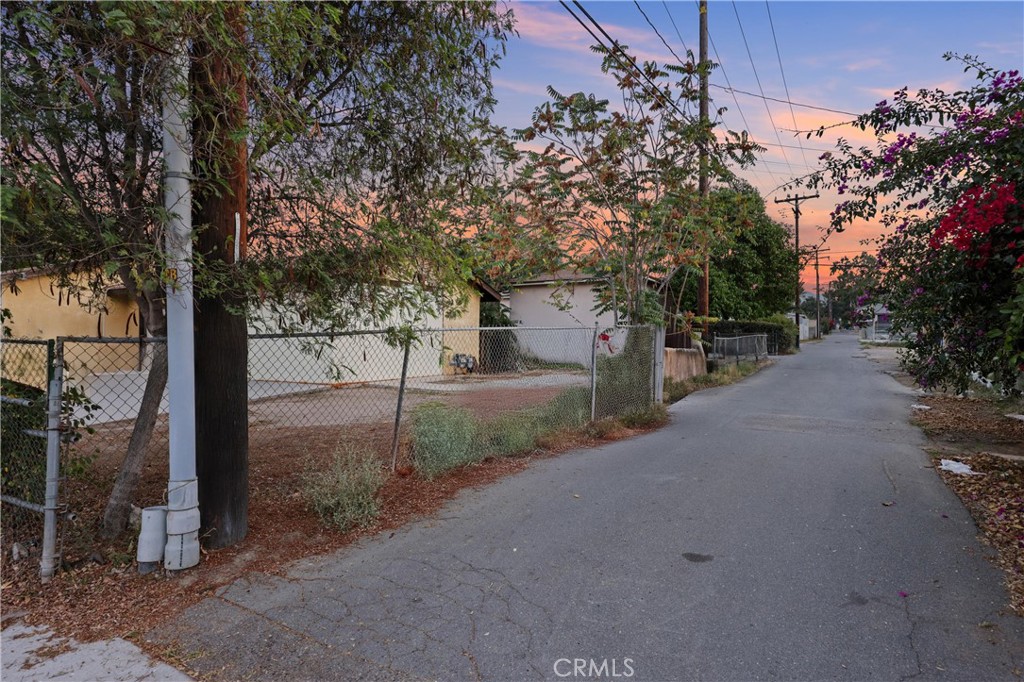 Corona Near Main - Residential