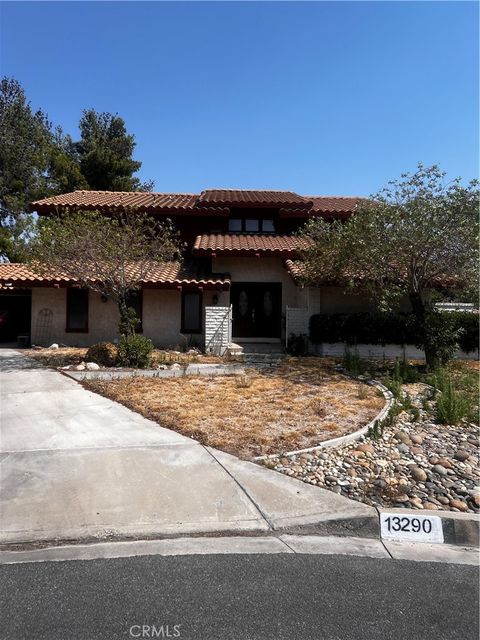 Photo of 13290 Rain Shadow Road, Victorville, CA 92395 (MLS # CV25158665)